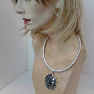 Gardenia BNWT Bold Abalone Patterned Pendant 2" on Silvertone Snake Chain Aj 14"